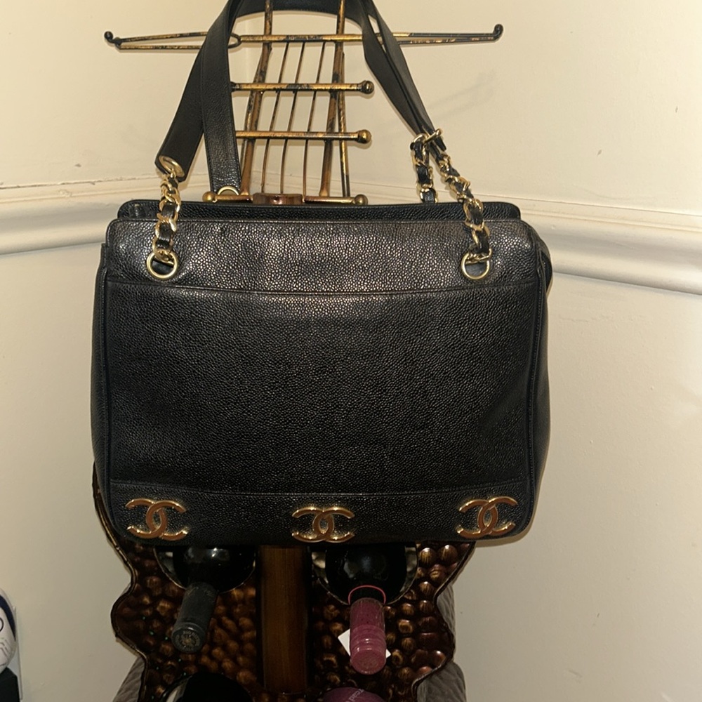 💜Chanel caviar leather shoulder bag🖤Has COA from PoshMark - Picture 4 of 9